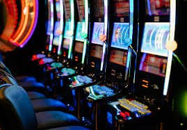 Tampilan game slot online dengan tema warna-warni